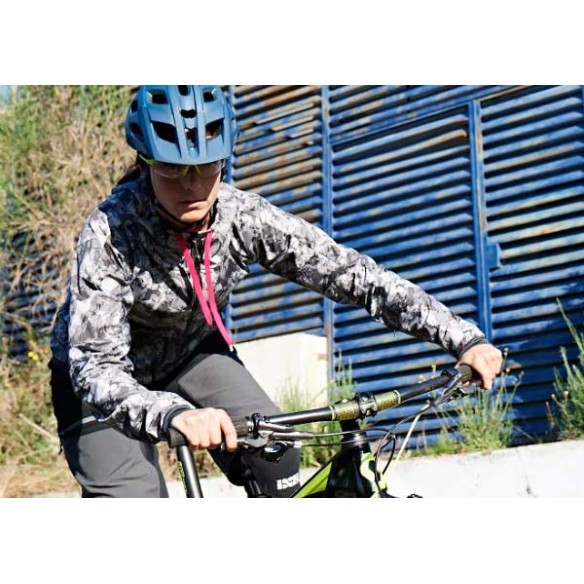 JAQUETA DONA GORE C5 WINDSTOPPER TRAIL CAMO HOODED